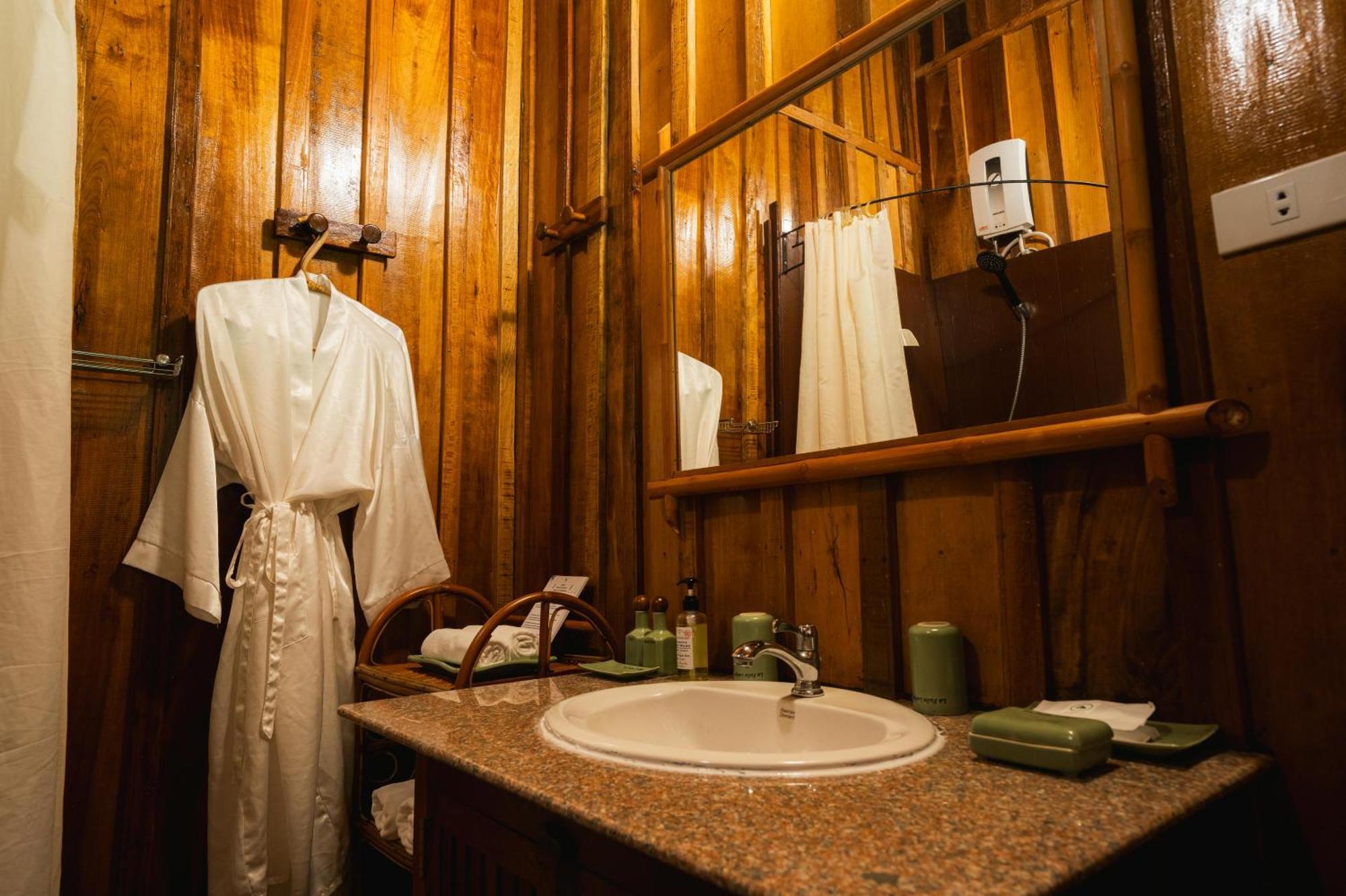 La Folie Lodge Champasak Bagian luar foto