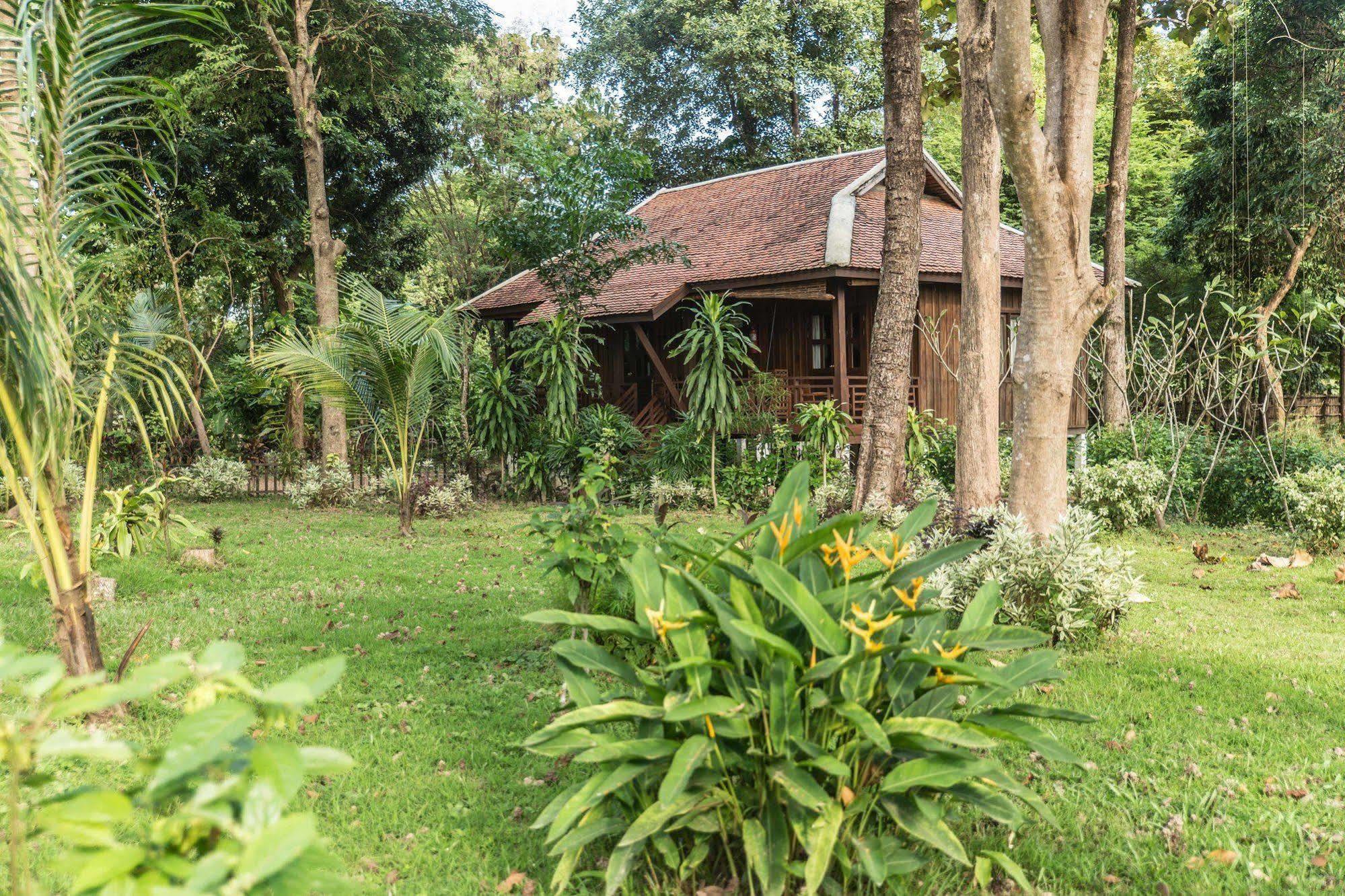La Folie Lodge Champasak Bagian luar foto
