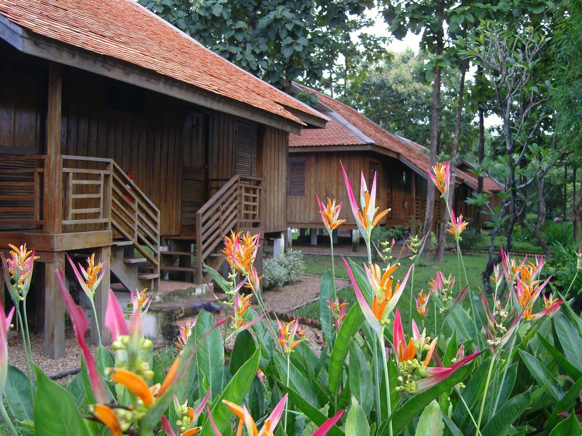 La Folie Lodge Champasak Bagian luar foto